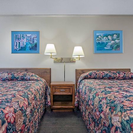 Knights Inn Columbus/Franklinton Ngoại thất bức ảnh