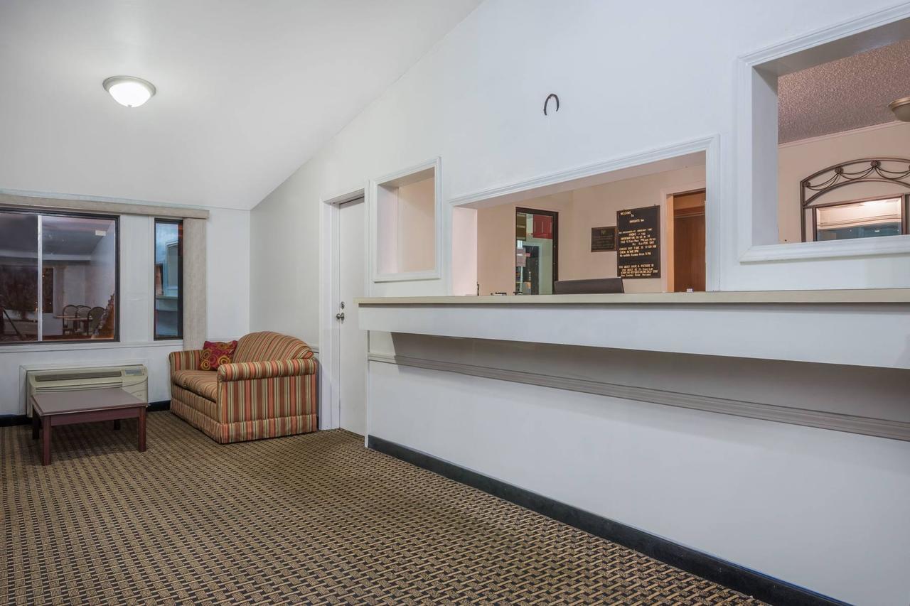 Knights Inn Columbus/Franklinton Ngoại thất bức ảnh