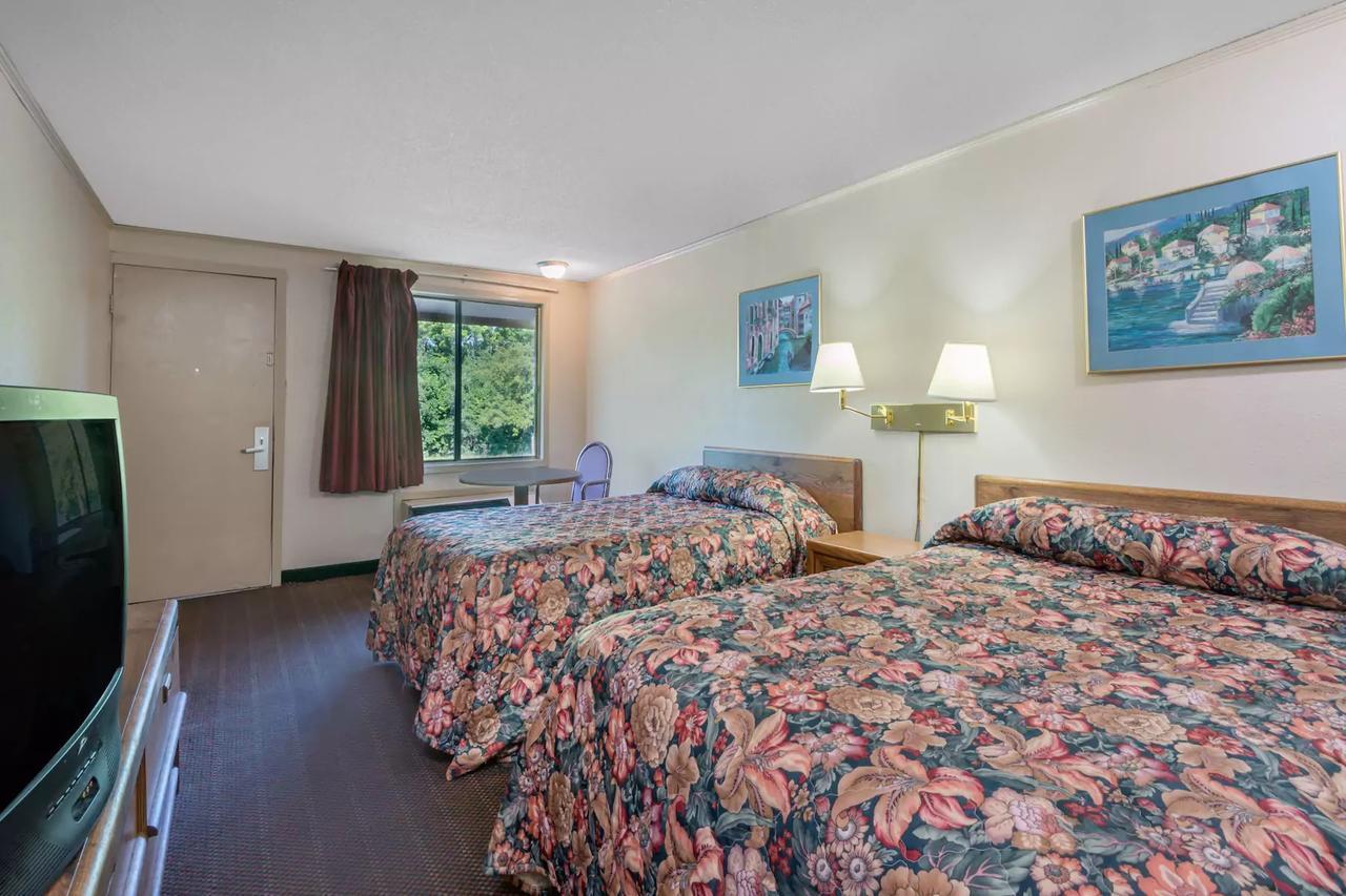 Knights Inn Columbus/Franklinton Ngoại thất bức ảnh